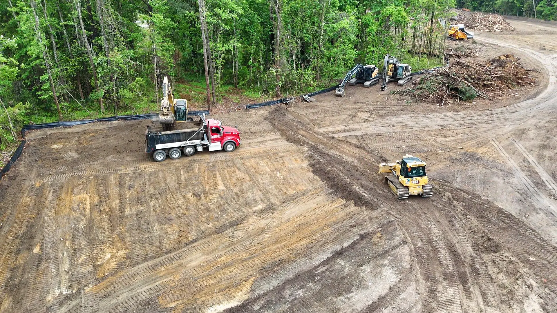 Earthco Construction crew and heavy equipment on a Lowcountry grading project